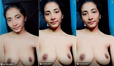 Indian Slim Girlfriend Showing Big Boobs