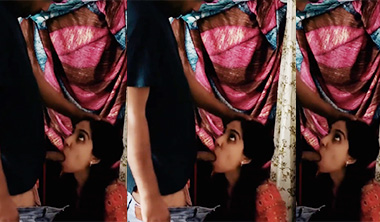 Pyasi Padosan Bhabhi Ki MMS Viral