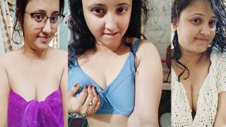 Desi Horny Babe Giving Deepthroat Fucking